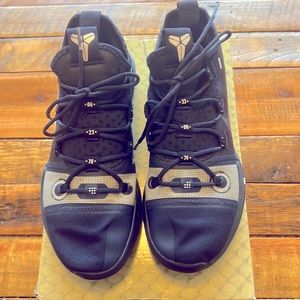 Kobe A.D. TB 2018 'Midnight Navy' used sneakers.